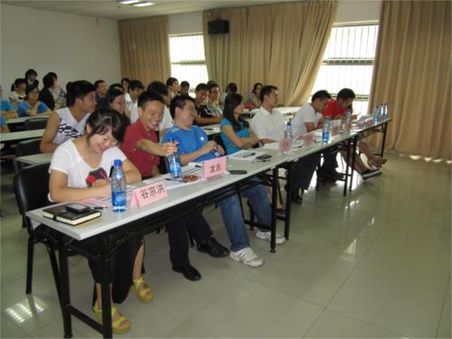 76net必赢官网2013年度“一诺天使”奖学金评选会成功召开(1).JPG